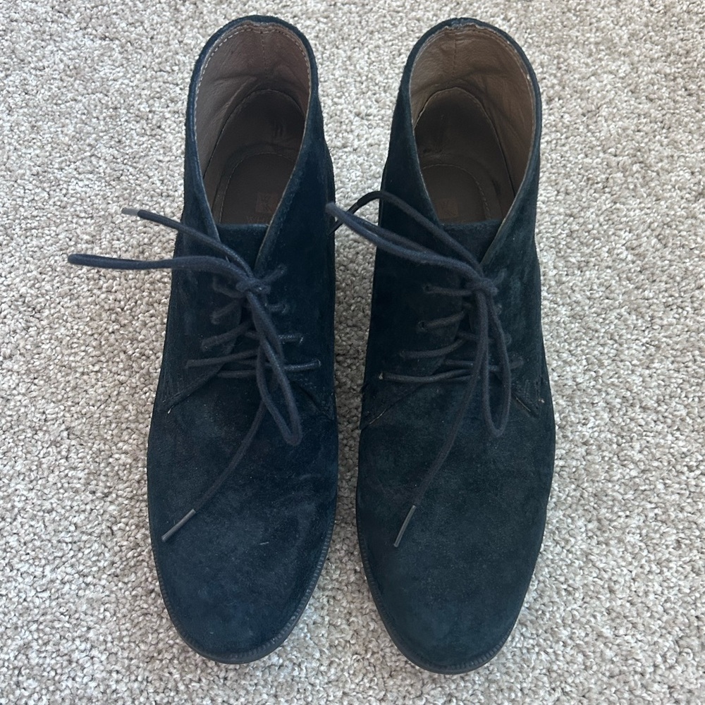 White Mountain Women’s Black Suede Ankle Booties Size 8 - Picture 4 of 9